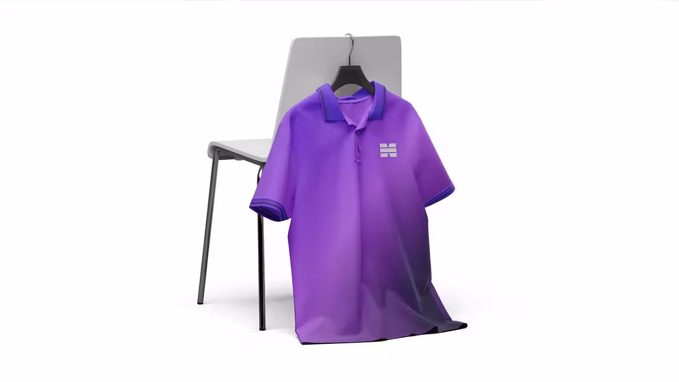 Events4U team polo shirt in the brand’s violet with the icon on the chest